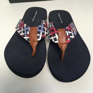 Tommy Hilfiger Corlay Blue Multi/Red/White Print Thong Flip-Flops  Size 6